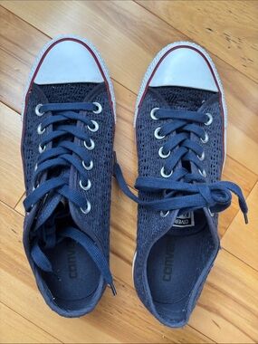 Converse Navy Blue Lace Style Low Top lace up Sneakers